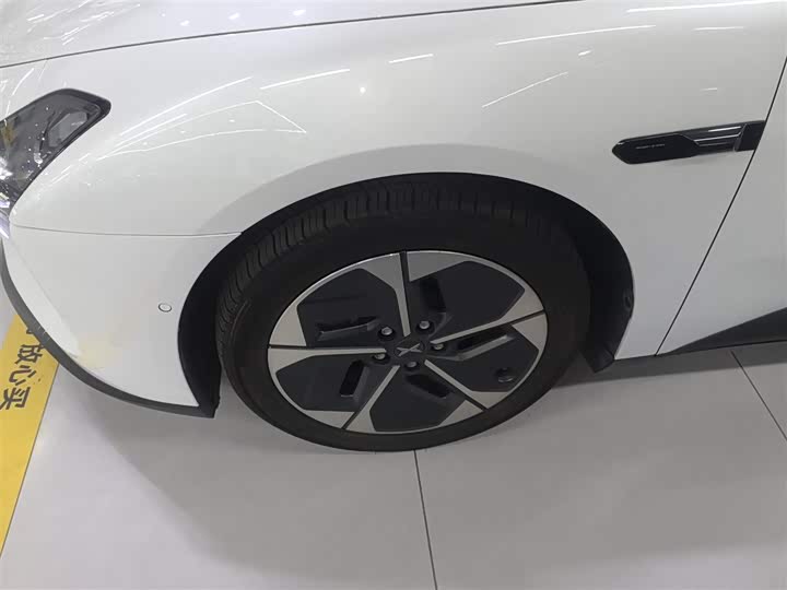 Фото 23 - XPeng Mona M03