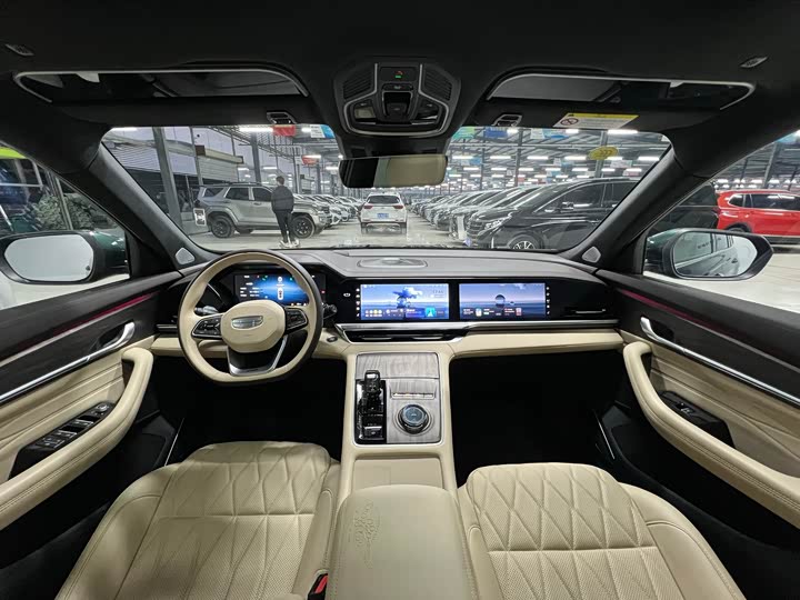 Фото 10 - Geely Monjaro