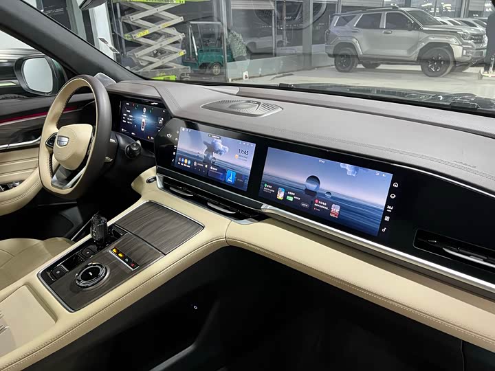 Фото 22 - Geely Monjaro