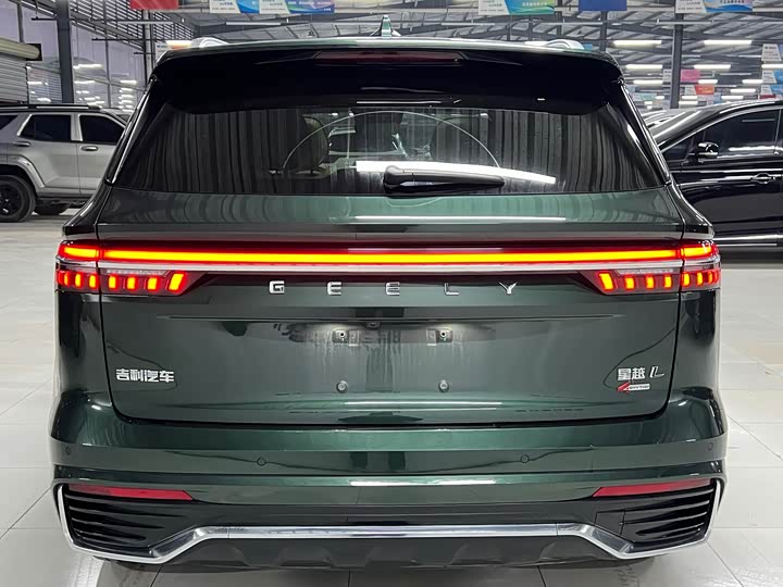 Фото 27 - Geely Monjaro