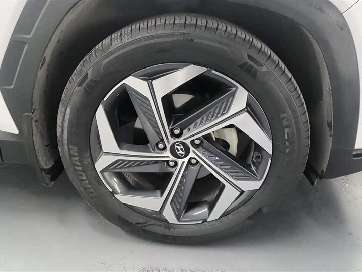 Фото 6 - Hyundai Tucson L