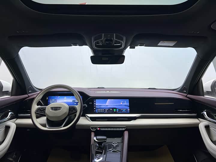 Фото 16 - Geely Monjaro