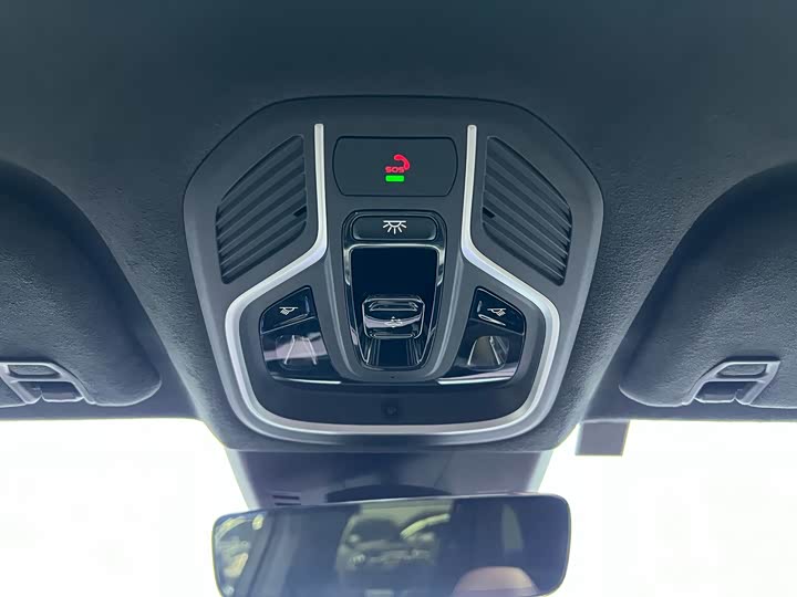 Фото 25 - Geely Monjaro