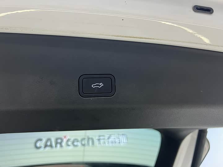 Фото 27 - Geely Monjaro