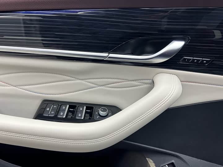 Фото 6 - Geely Monjaro