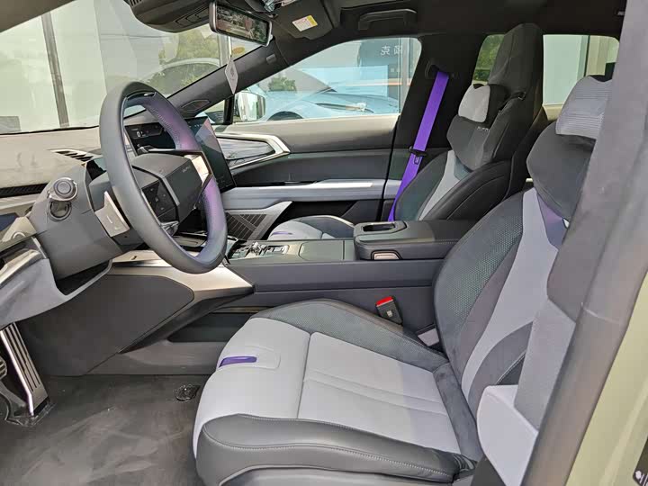 Фото 11 - HiPhi Z