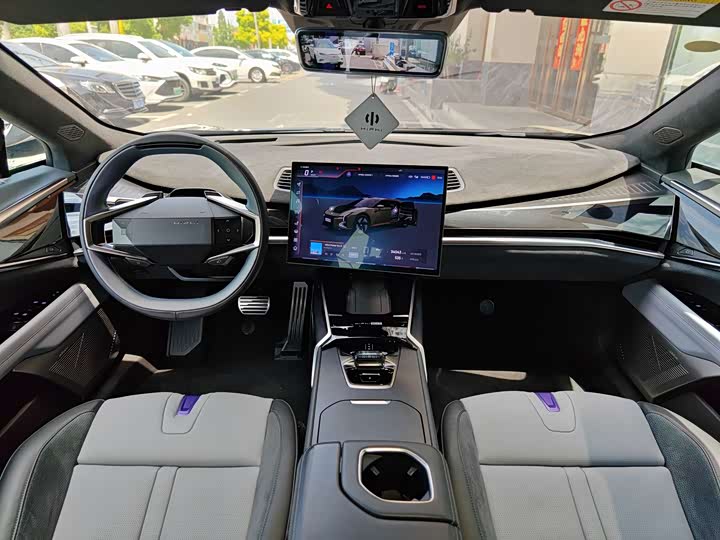 Фото 13 - HiPhi Z