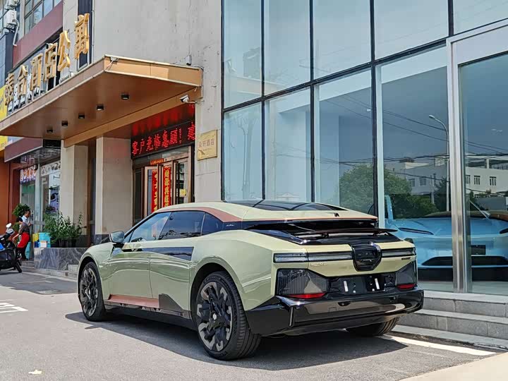 Фото 4 - HiPhi Z