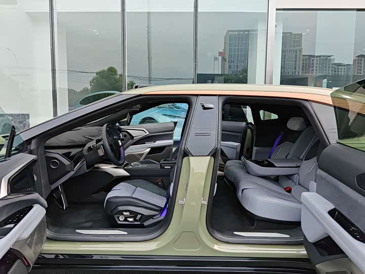 Фото 9 - HiPhi Z