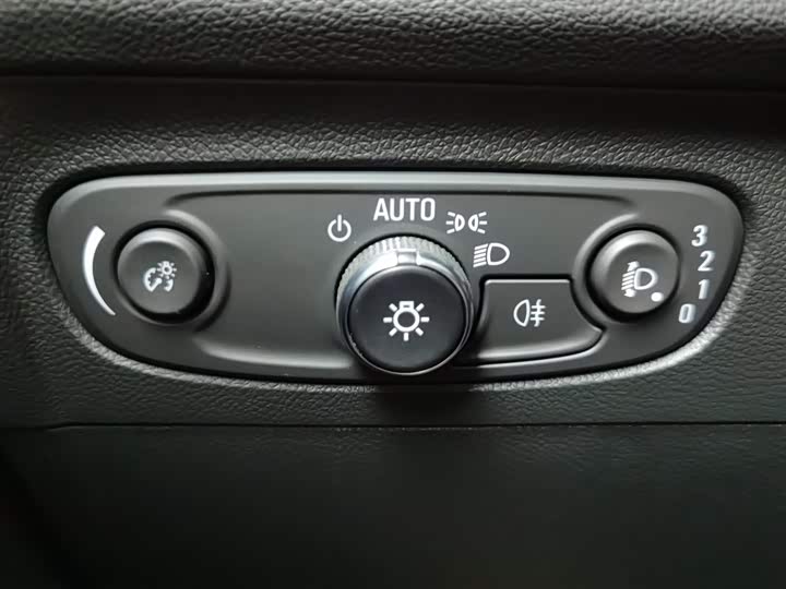 Фото 21 - Buick Envision Plus