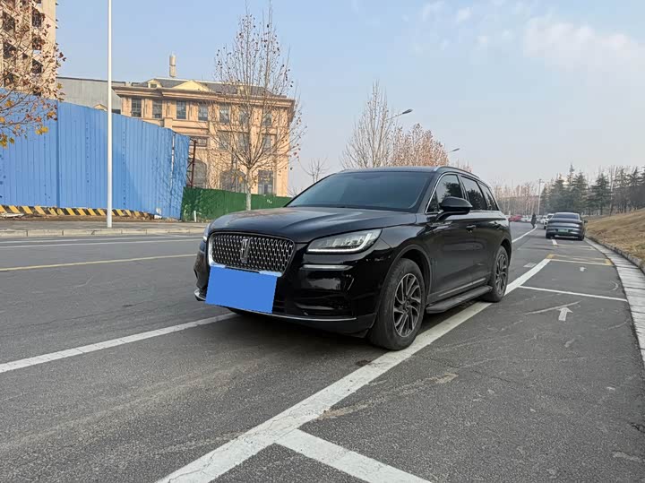 Фото 1 - Lincoln Corsair