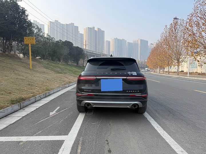 Фото 11 - Lincoln Corsair