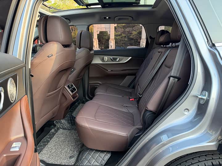 Фото 14 - Chery Tiggo 8 Pro