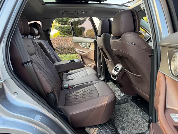 Фото 16 - Chery Tiggo 8 Pro