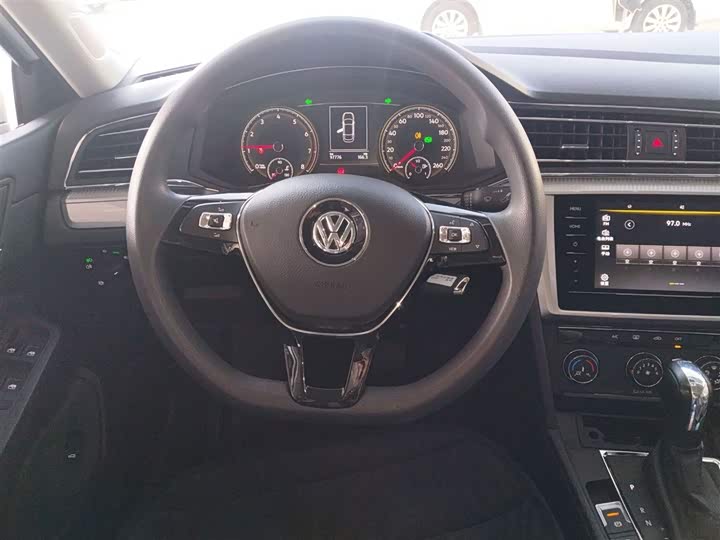 Фото 11 - Volkswagen Lamando L