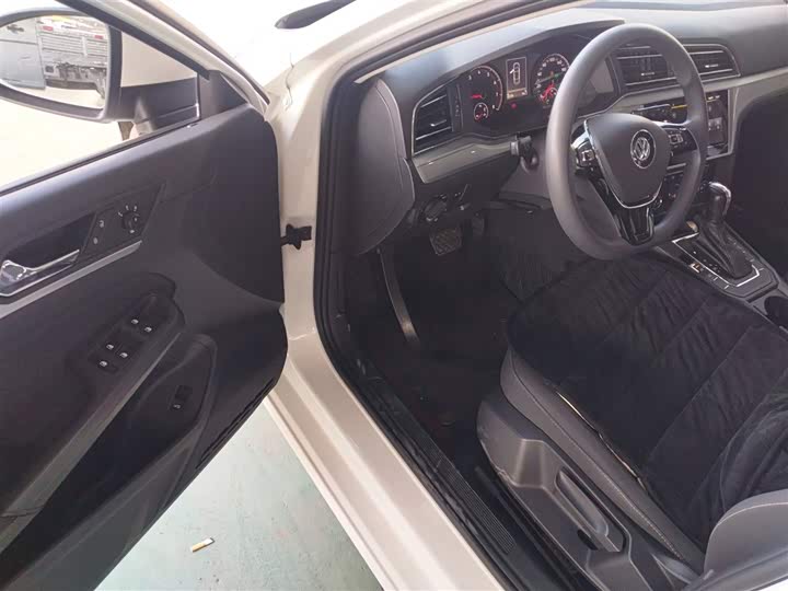 Фото 16 - Volkswagen Lamando L