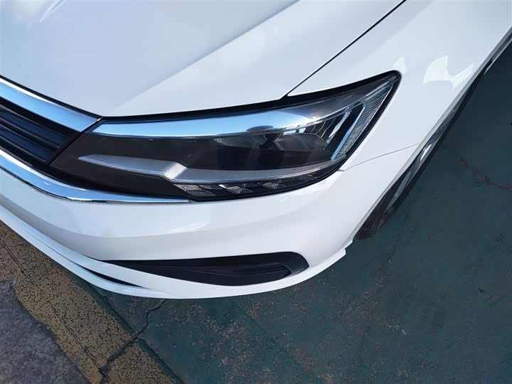 Фото 24 - Volkswagen Lamando L