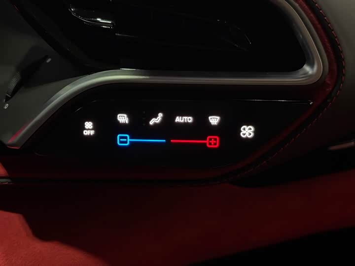 Фото 13 - Ferrari 296