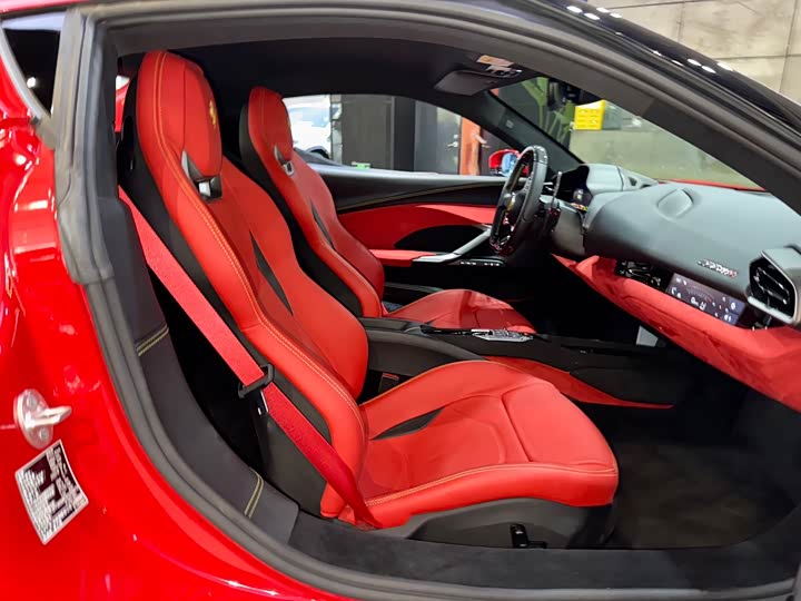 Фото 21 - Ferrari 296