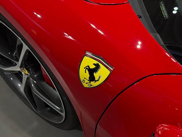 Фото 6 - Ferrari 296