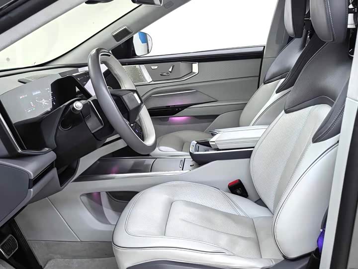 Фото 6 - HiPhi Y