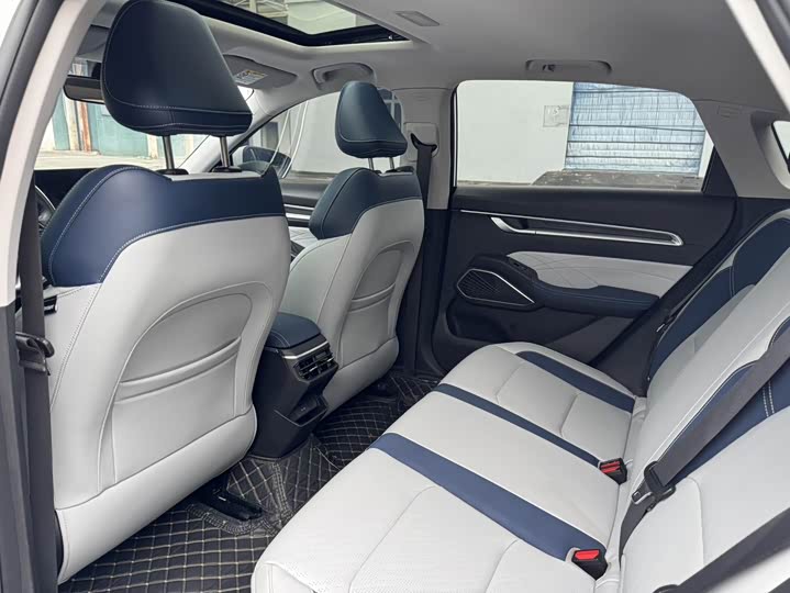 Фото 12 - Geely Emgrand