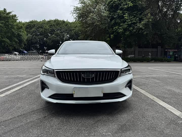 Фото 2 - Geely Emgrand