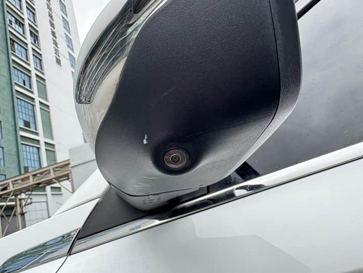 Фото 23 - Geely Emgrand