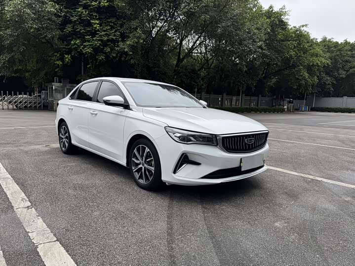 Фото 3 - Geely Emgrand