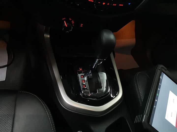 Фото 14 - Nissan Terra