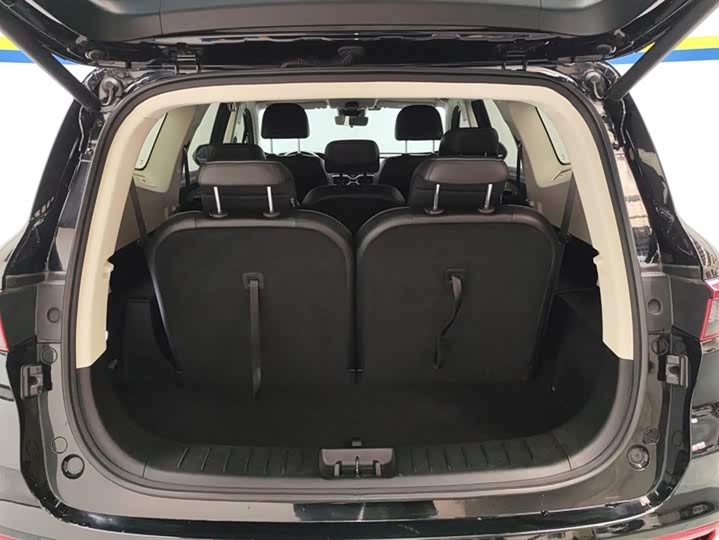 Фото 4 - Geely Okavango