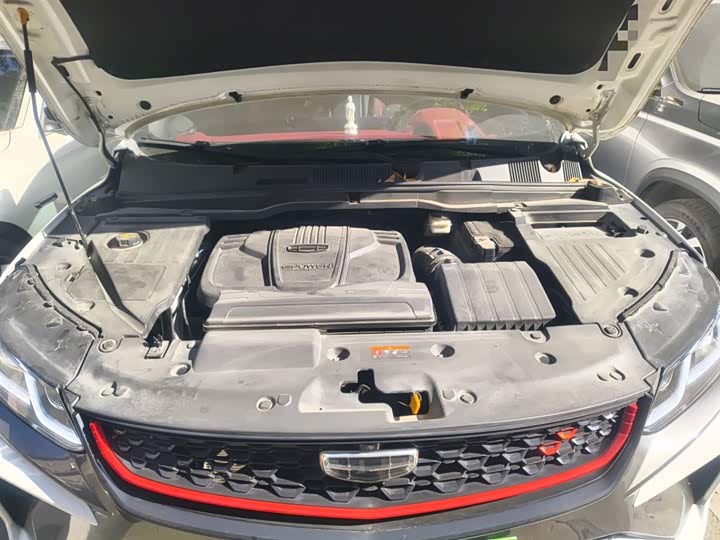 Фото 11 - Geely Coolray