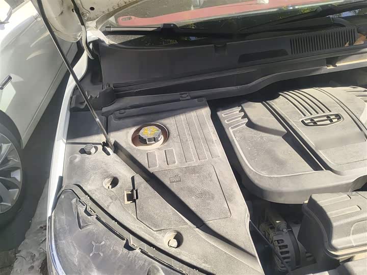 Фото 21 - Geely Coolray