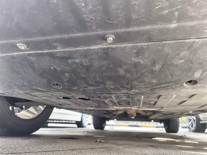 Фото 23 - Geely Coolray