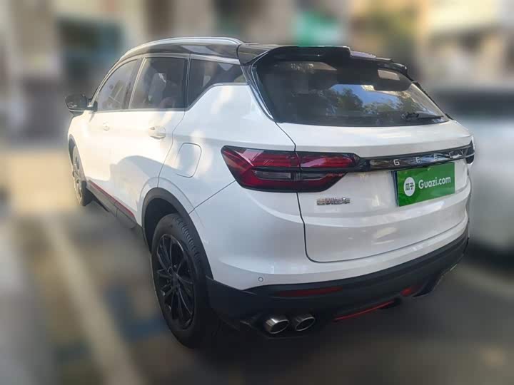 Фото 27 - Geely Coolray