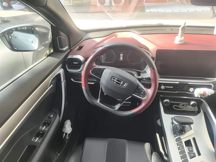 Фото 3 - Geely Coolray