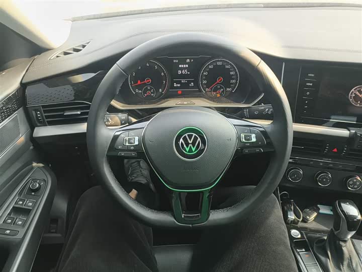 Фото 11 - Volkswagen Passat