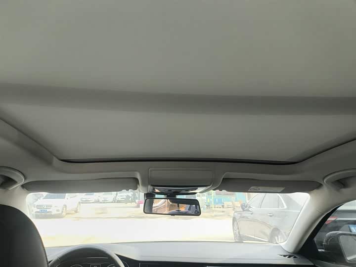 Фото 18 - Volkswagen Passat