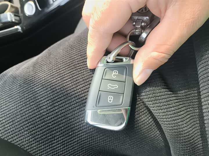 Фото 9 - Volkswagen Passat