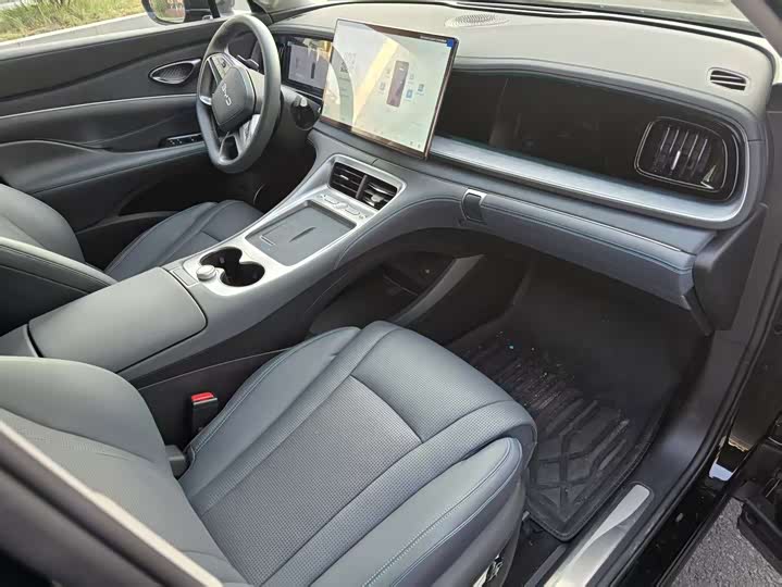 Фото 5 - BYD Sea Lion 07 DM-i Hybrid