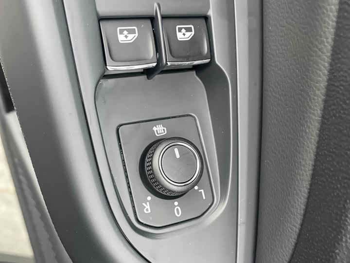 Фото 12 - Volkswagen Passat