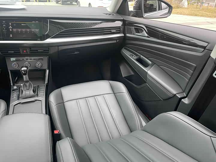 Фото 16 - Volkswagen Passat