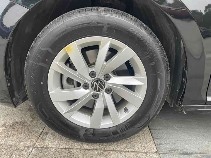 Фото 20 - Volkswagen Passat