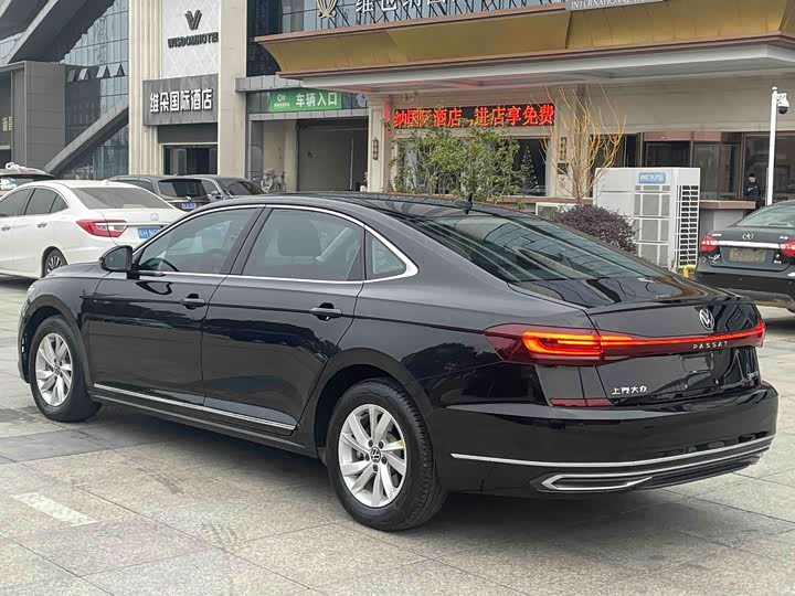 Фото 25 - Volkswagen Passat