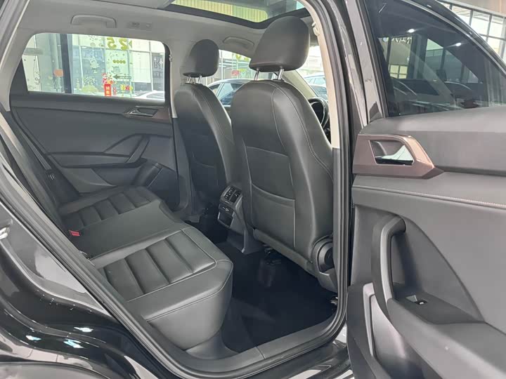 Фото 14 - Volkswagen Tharu