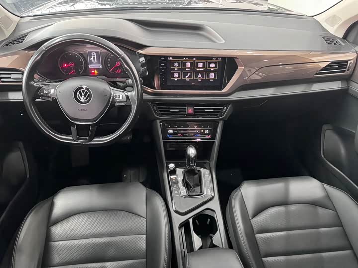 Фото 8 - Volkswagen Tharu