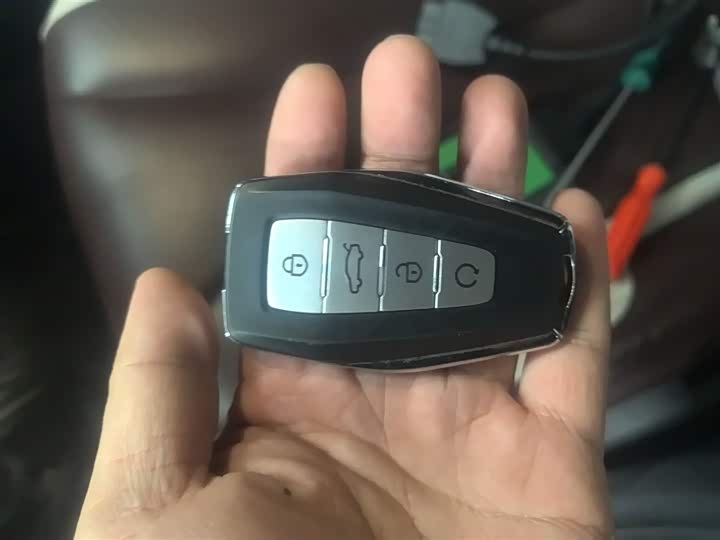 Фото 9 - Geely Monjaro