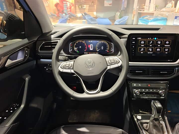 Фото 11 - Volkswagen Tharu