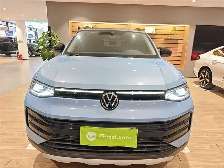 Фото 3 - Volkswagen Tharu