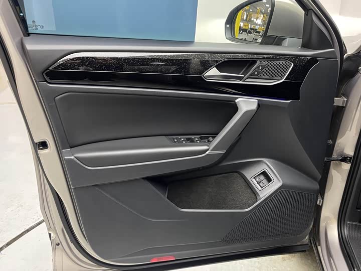 Фото 8 - Volkswagen Tayron GTE Hybrid